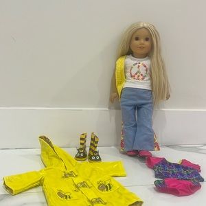 Buy Julie and get 2 EXTRA AMERICAN GIRL OUTFITS !!